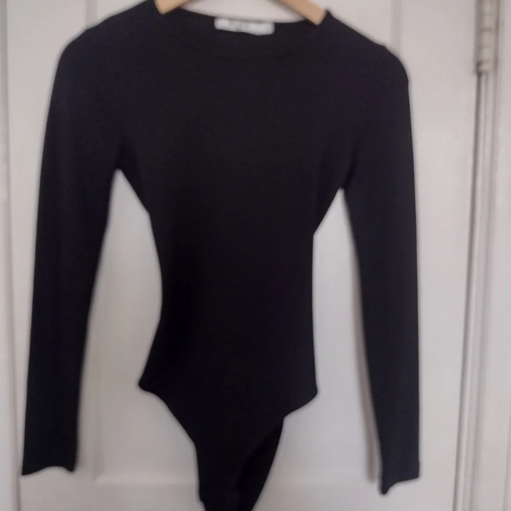 NA-KD Open Back Bodysuit - Picture 12 of 14